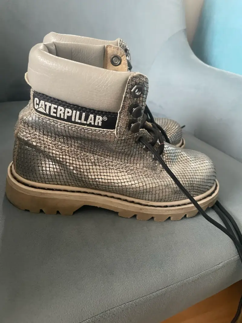 Botas Caterpillar plateadas - 4