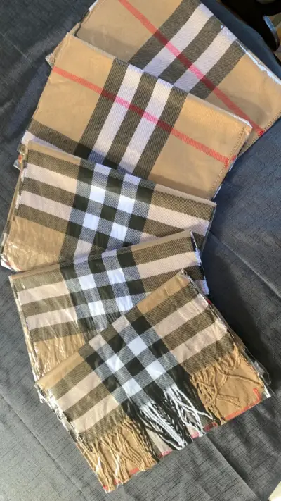Pañuelos marcas variadas - miniatura 4
