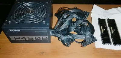 Fuente Gigabyte 450W/Ram Corsair 8gb (2x4) 2400Mhz - miniatura 1