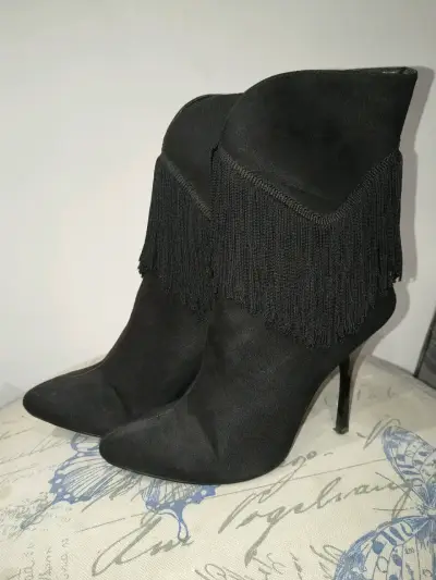 Botines negros con flecos - miniatura 1