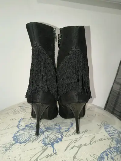 Botines negros con flecos - miniatura 3