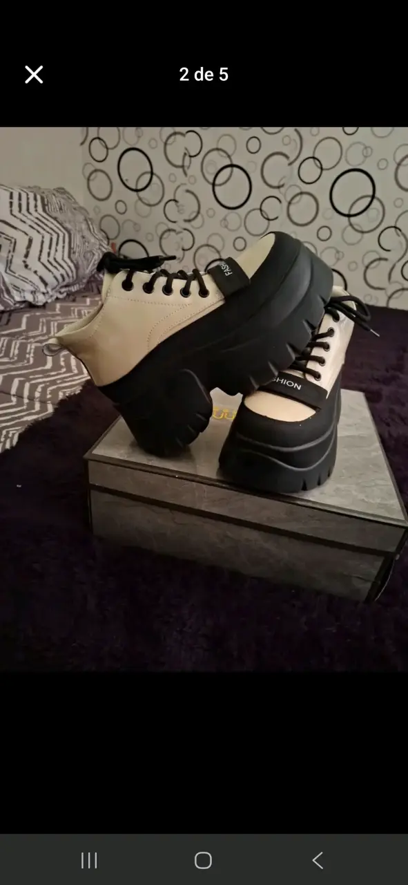 Zapatos plataforma beige con negro - 2