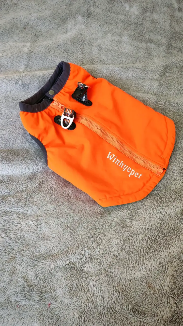 Chaqueta naranja para mascotas