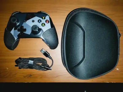 Joystick Xbox one concable y carcasa antigolpes - miniatura 1