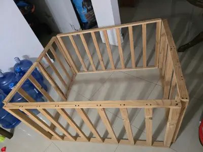 Corral de madera para bebé - miniatura 1