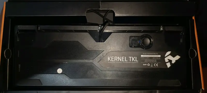 Teclado mecánico kernel TKL switch red CONVERSABLE - 3