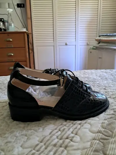Zapatos formales negros charol - miniatura 1