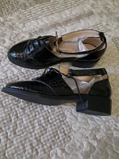 Zapatos formales negros charol - miniatura 3