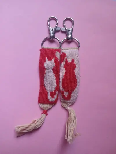 Llavero de hilo hechos a mano - miniatura 1