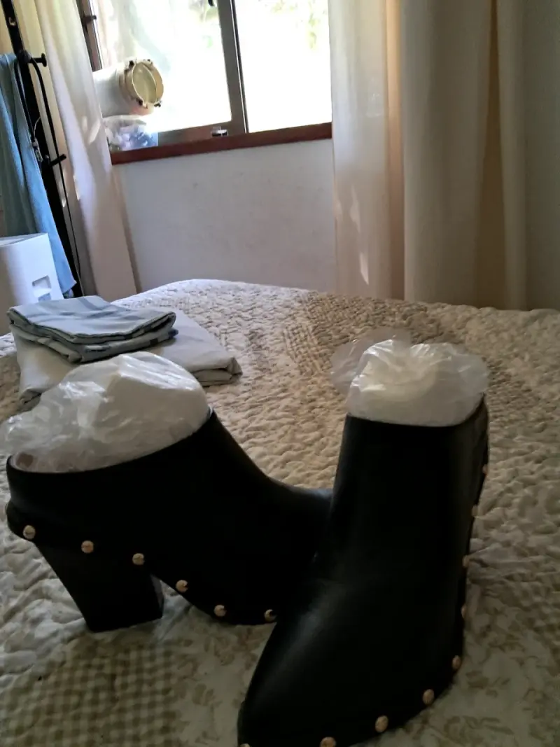 Botines negros con tachas - 6