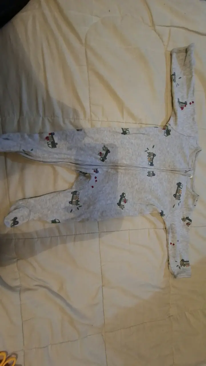 Pijama enterito gris con dibujos - 2