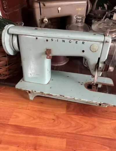 Máquina de coser Singer vintage - miniatura 2