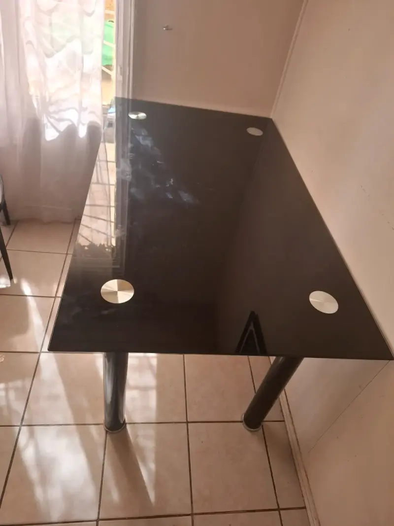 Mesa de vidrio moderna - 2