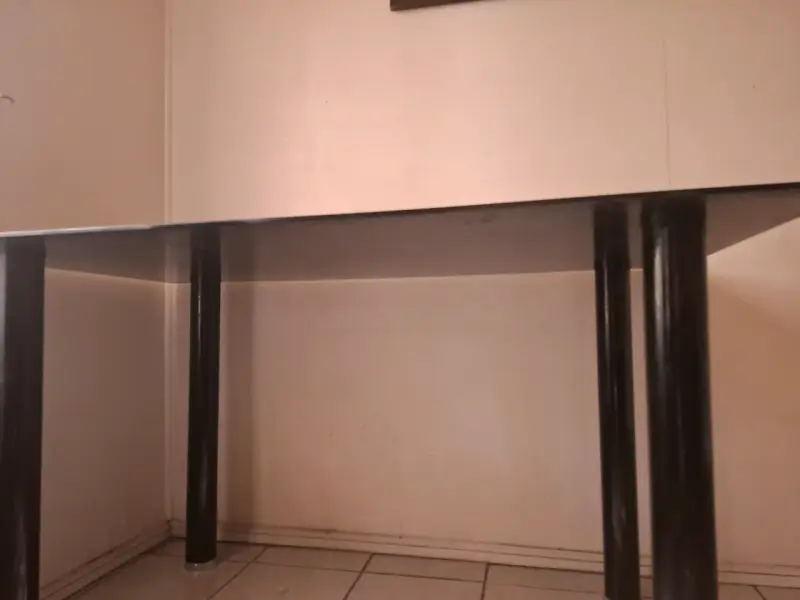 Mesa de vidrio moderna - 3