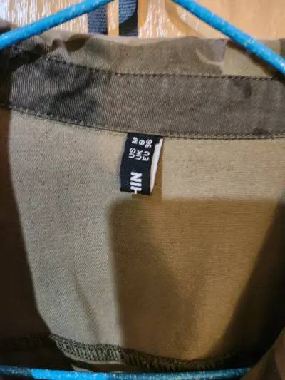 Chaqueta militar camuflada - miniatura 2