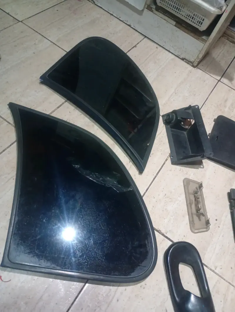 Repuestos de automóvil usados - 2