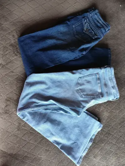 Par de jeans azul - miniatura 1