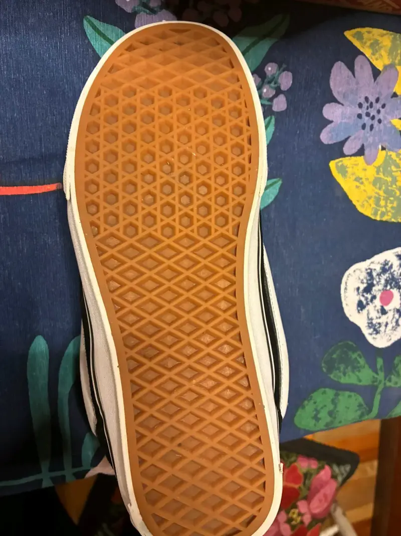 Zapatillas Vans negras y blancas - 4