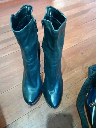 Botines negros de tacón alto - miniatura 2