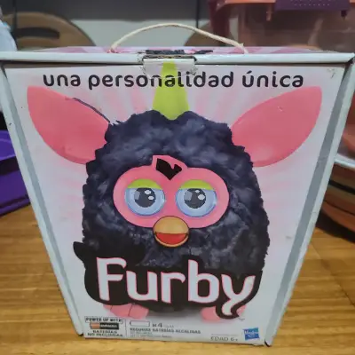 Furby Año 2012 - Negro con Fucsia - miniatura 2