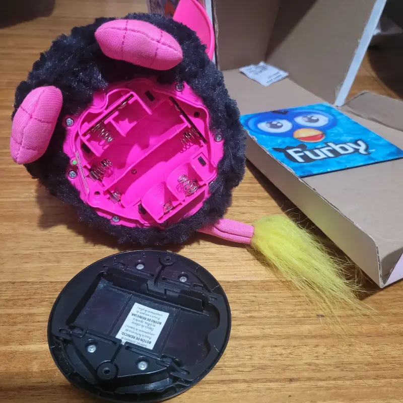 Furby Año 2012 - Negro con Fucsia - 5