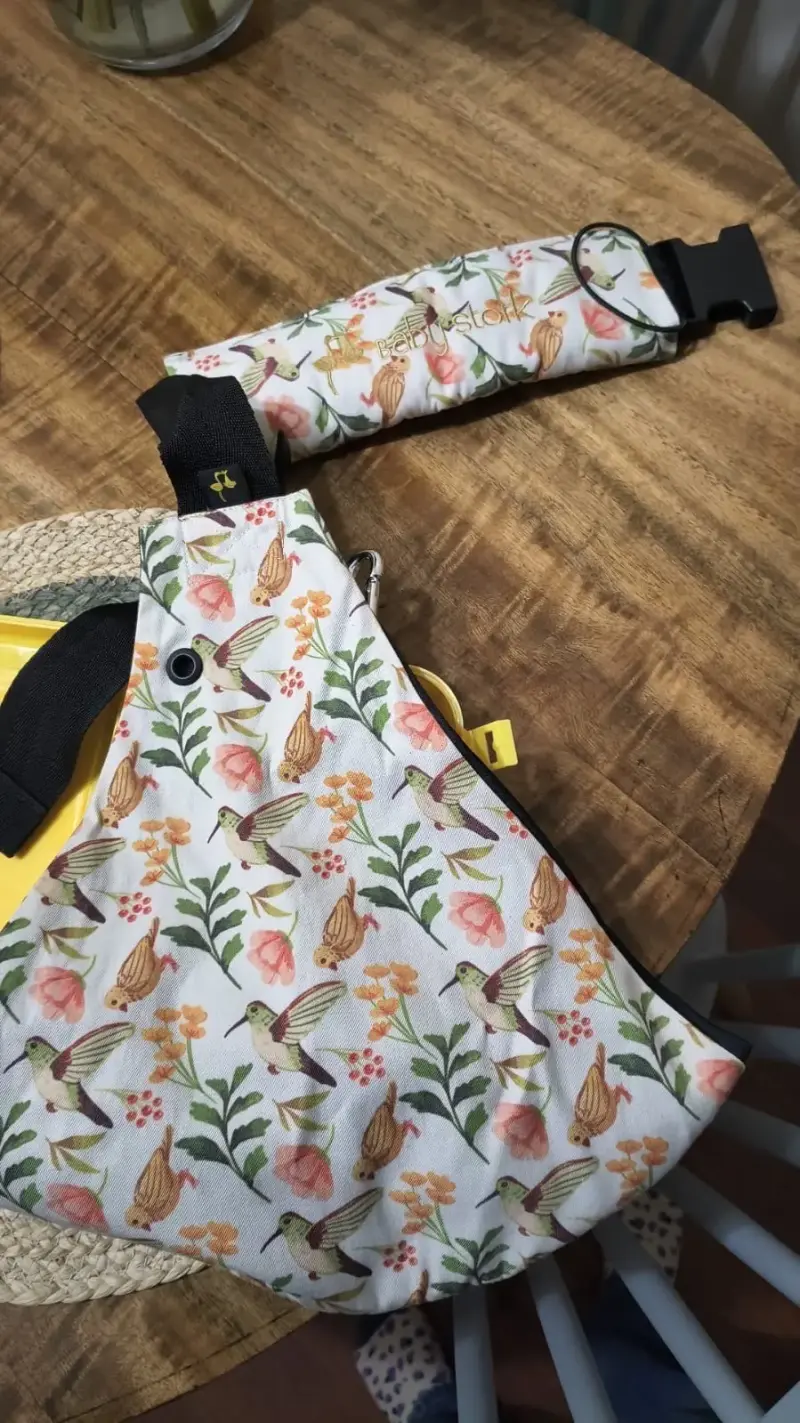 Portabebe con diseño de aves