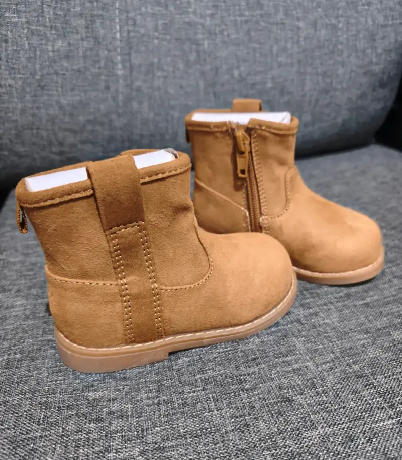 Botas infantiles de gamuza café - 2