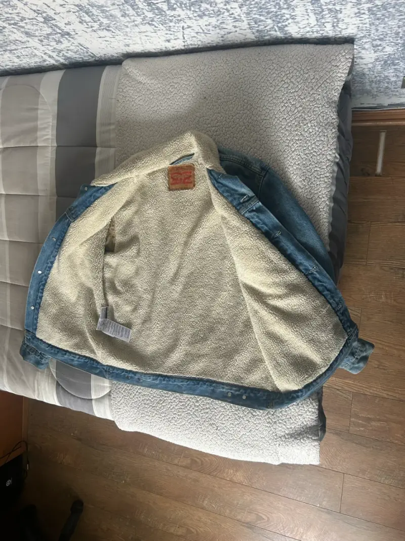 Chaqueta Levi’s de Mezclilla Con Chiporro Talla L - 2