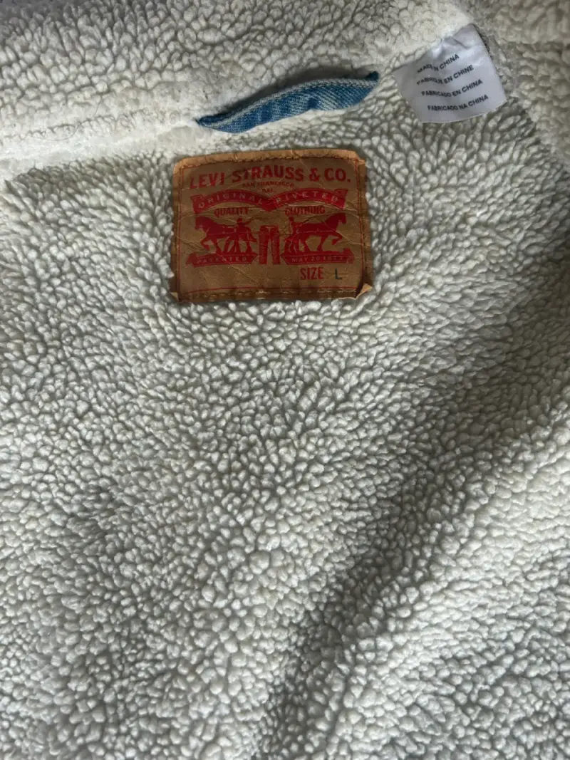 Chaqueta Levi’s de Mezclilla Con Chiporro Talla L - 3