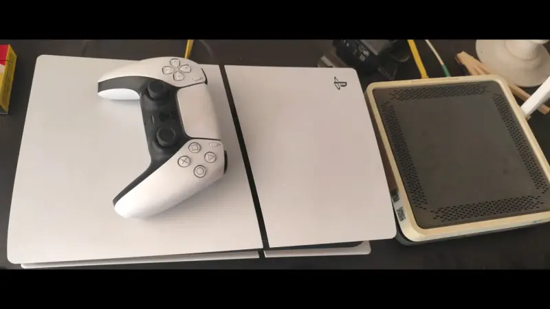Consola PS5 con control y 4 juegos - 1