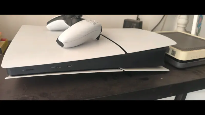Consola PS5 con control y 4 juegos - 2