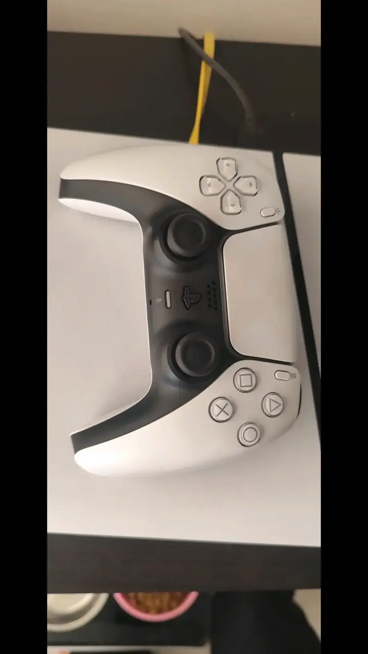 Consola PS5 con control y 4 juegos - 3