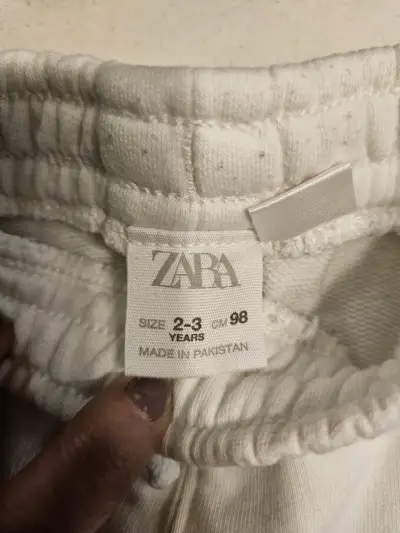 Pantalon buzo blanco zara talla 2-3 años - miniatura 3