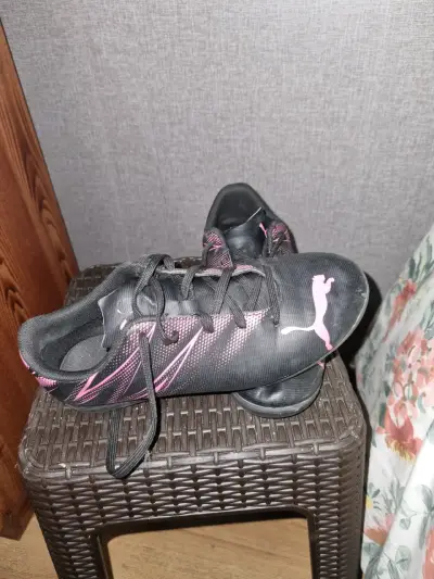 Zapatillas negras deportivas puma - miniatura 1