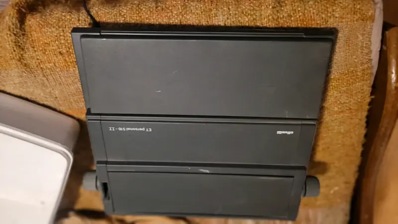 Máquina de escribir Olivetti portátil - 2