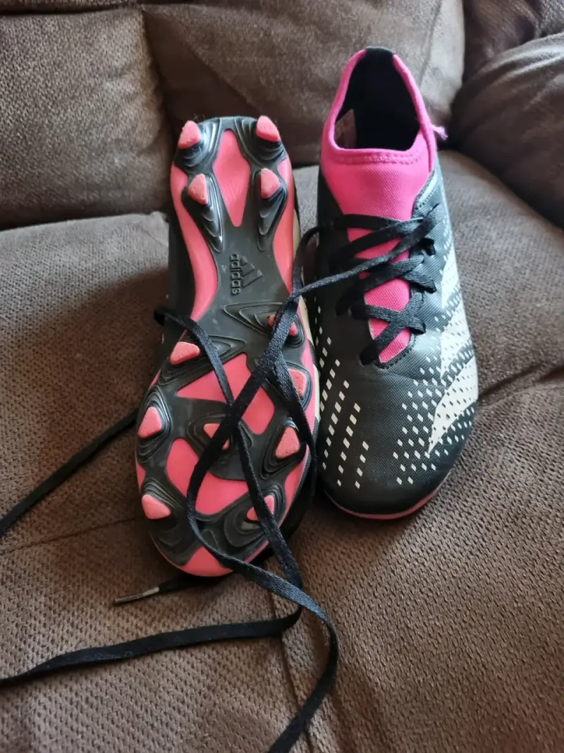 Zapatos de fútbol negras y rosas adidas - 3