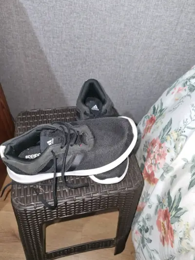 Zapatillas negras Adidas - miniatura 1