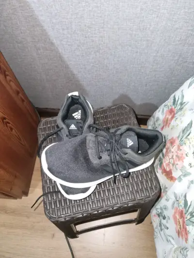 Zapatillas negras Adidas - miniatura 3