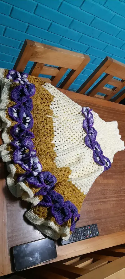 Chal tejido a mano estilo floral - miniatura 2