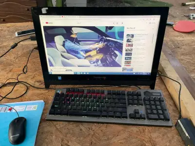 Computador Lenovo All-in-One - miniatura 1