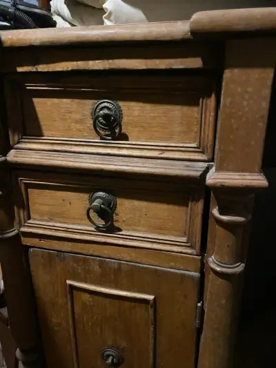 Mueble de madera rústico con cajones - miniatura 1