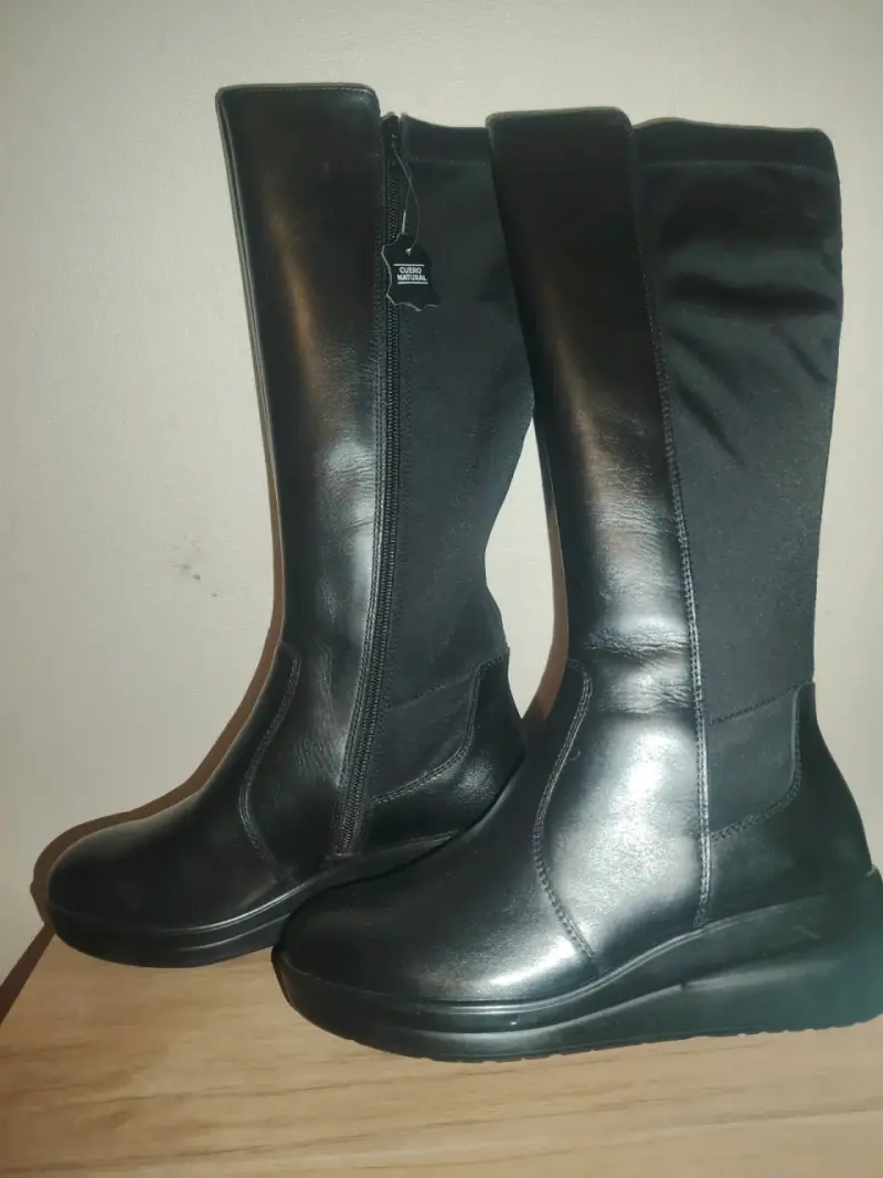 Botas negras de cuero - 1