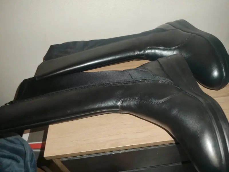 Botas negras de cuero - 2