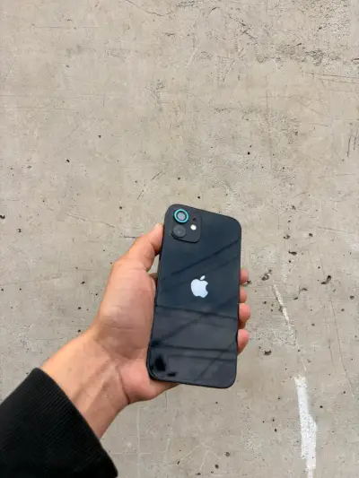 iPhone 12 negro, excelente estado - miniatura 1