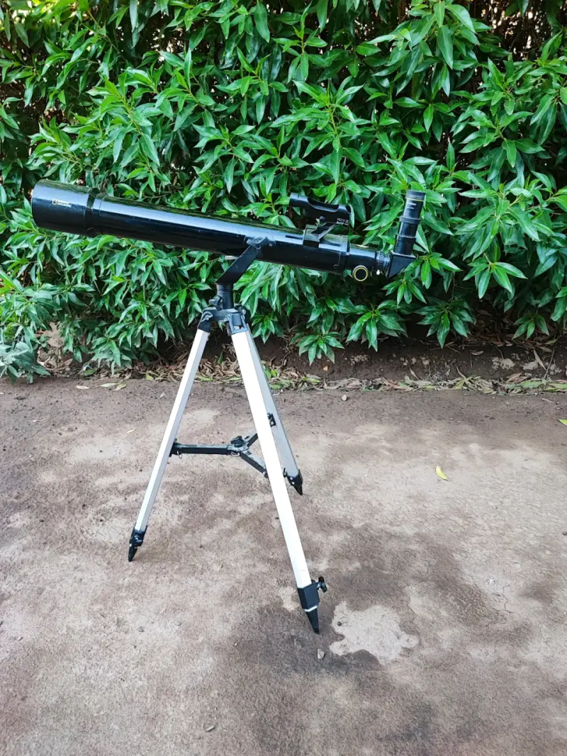 Telescopio con trípode ajustable - 2