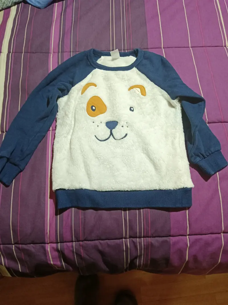 Polerón verde con capucha talla 8 $4000 - 4