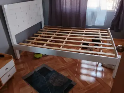 Estante de madera para ropa - miniatura 2