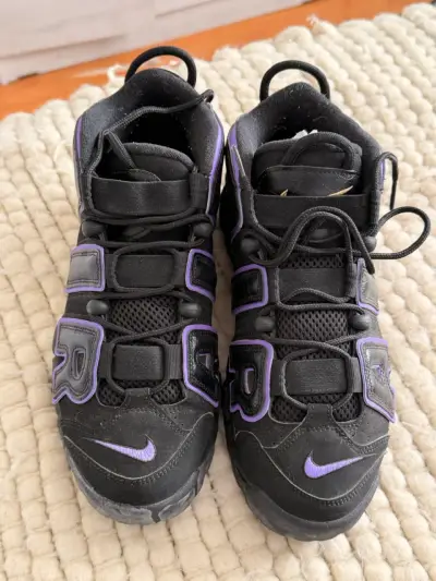 Zapatillas deportivas negras y moradas - miniatura 2
