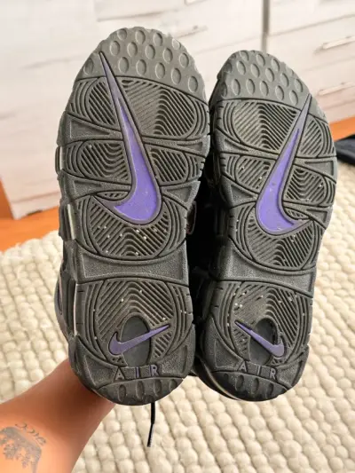 Zapatillas deportivas negras y moradas - miniatura 3