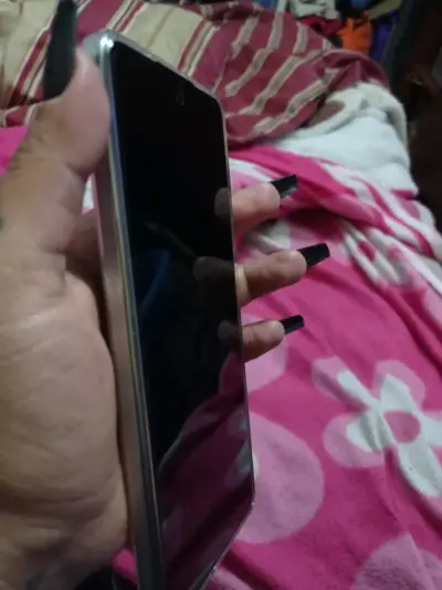 Smartphone Tecno Pova blanco - miniatura 3